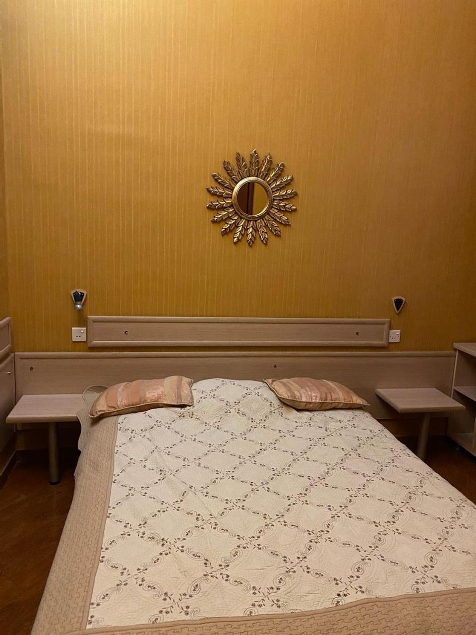 Hotel Pavo 第比利斯 外观 照片